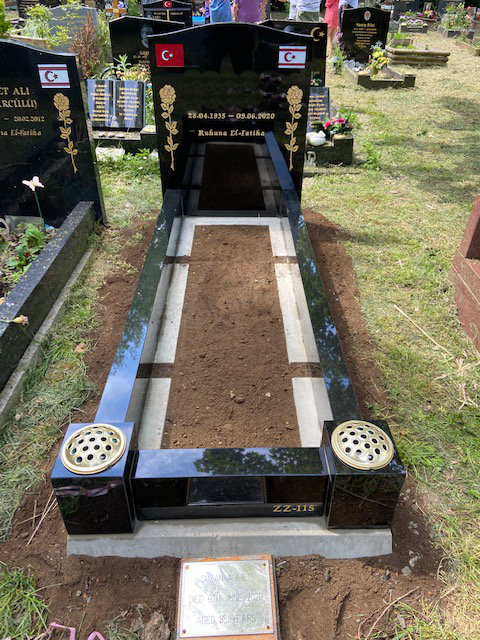 MB133 black granite full kerb memorial