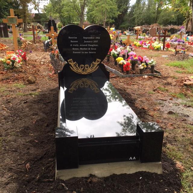 heart shaped full kerb memorial